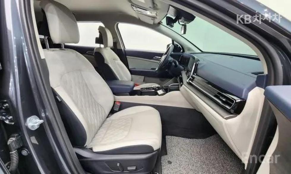 2023 - kia sportage