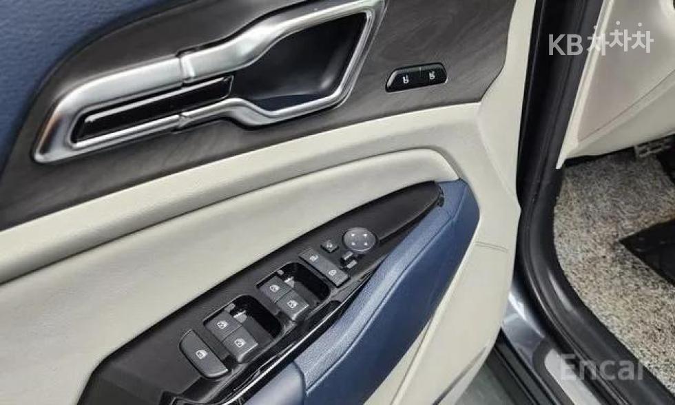 2023 - kia sportage