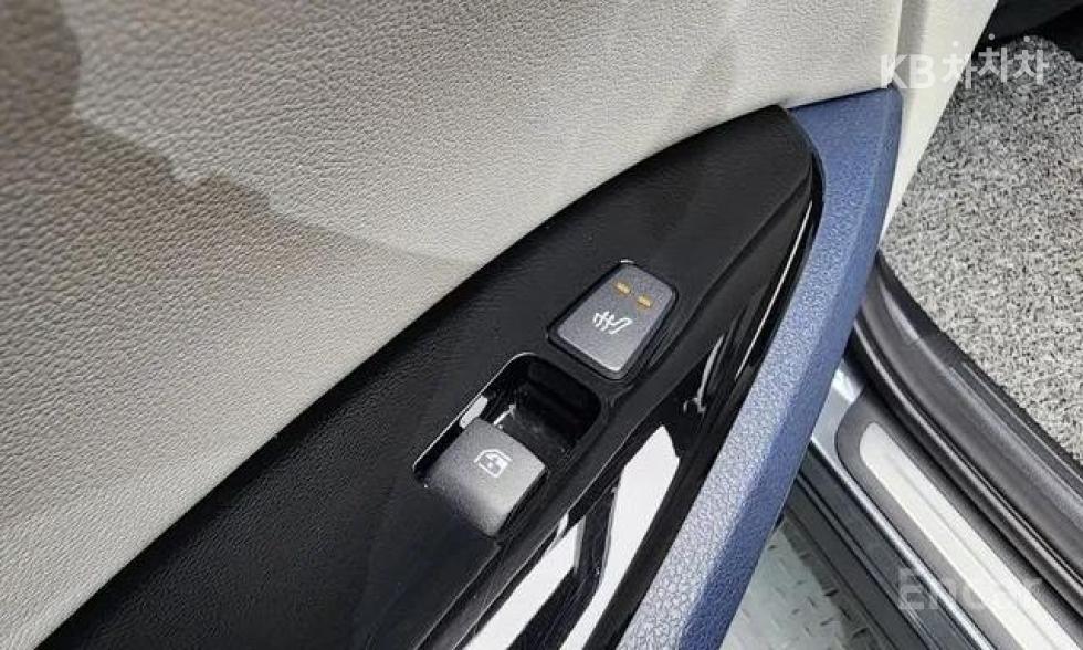 2023 - kia sportage