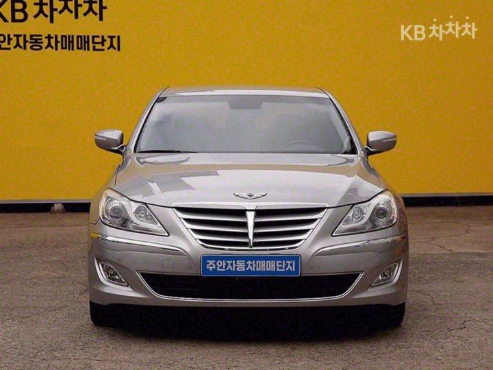 Hyundai Genesis BH330 LUXURY Base Type