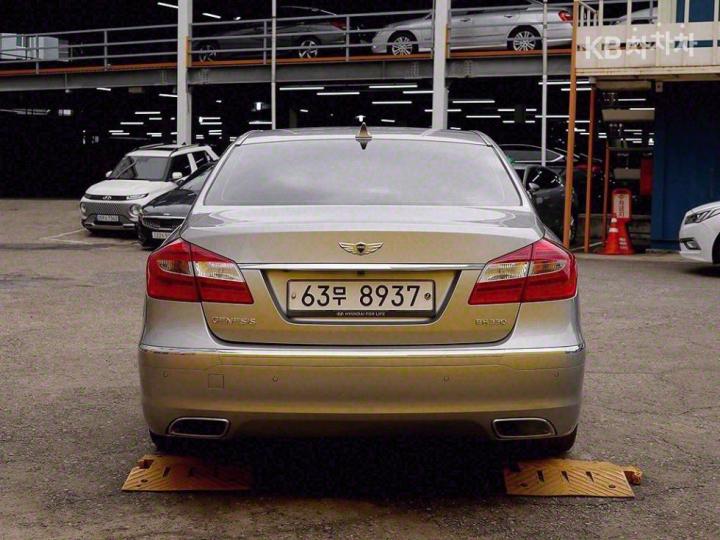 Hyundai Genesis BH330 LUXURY Base Type 4