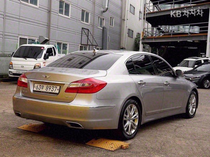 Hyundai Genesis BH330 LUXURY Base Type 5