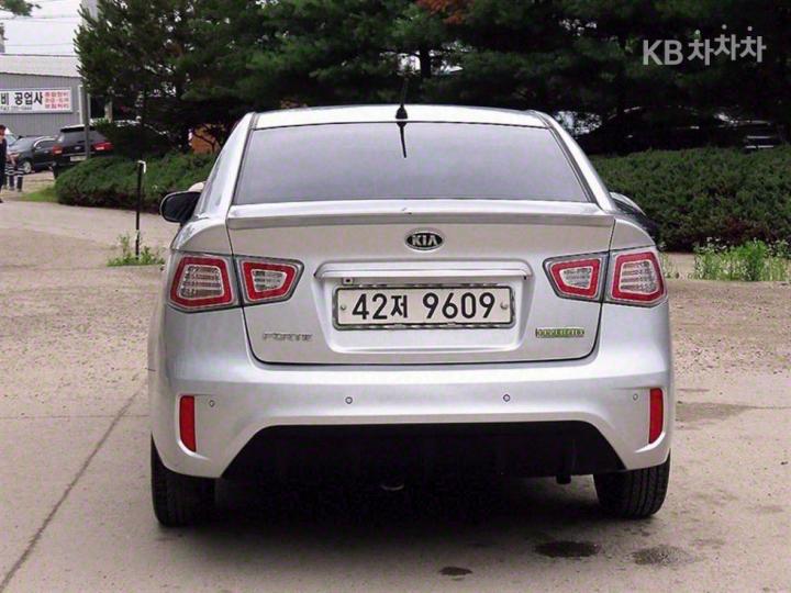 Kia Forte 1.6 Hybrid LPI HEV Base Type 5