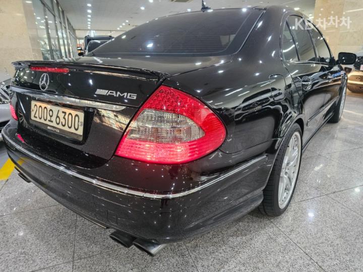 Mercedes-Benz E-Class E63 AMG W211 4