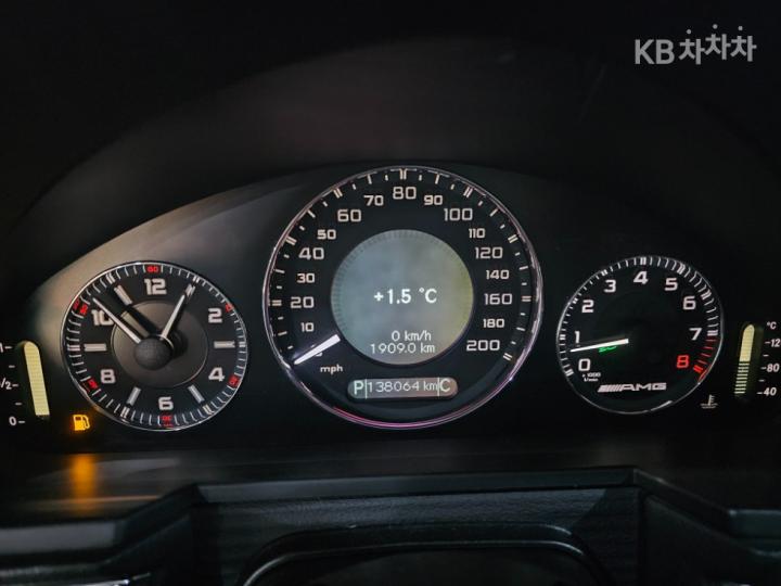 Mercedes-Benz E-Class E63 AMG W211 8