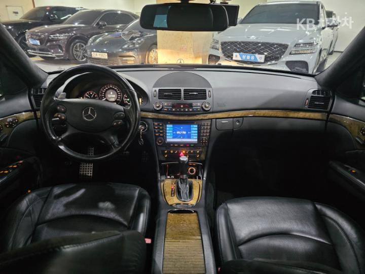 Mercedes-Benz E-Class E63 AMG W211 9