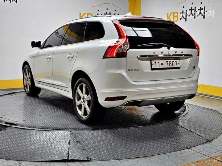 Volvo XC60 D5 2.4 Inscription 6