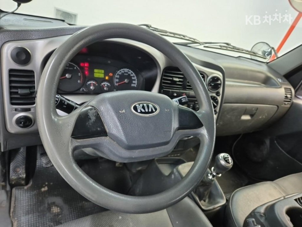 2014 - kia bongo iii
