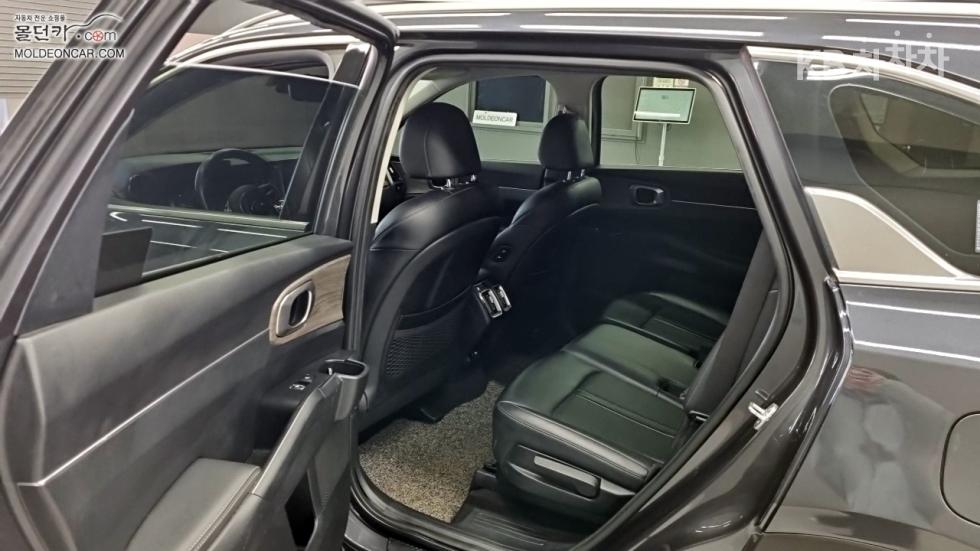 2021 - kia sorento
