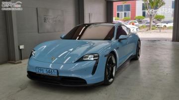 Porsche Taycan Base — foto 1