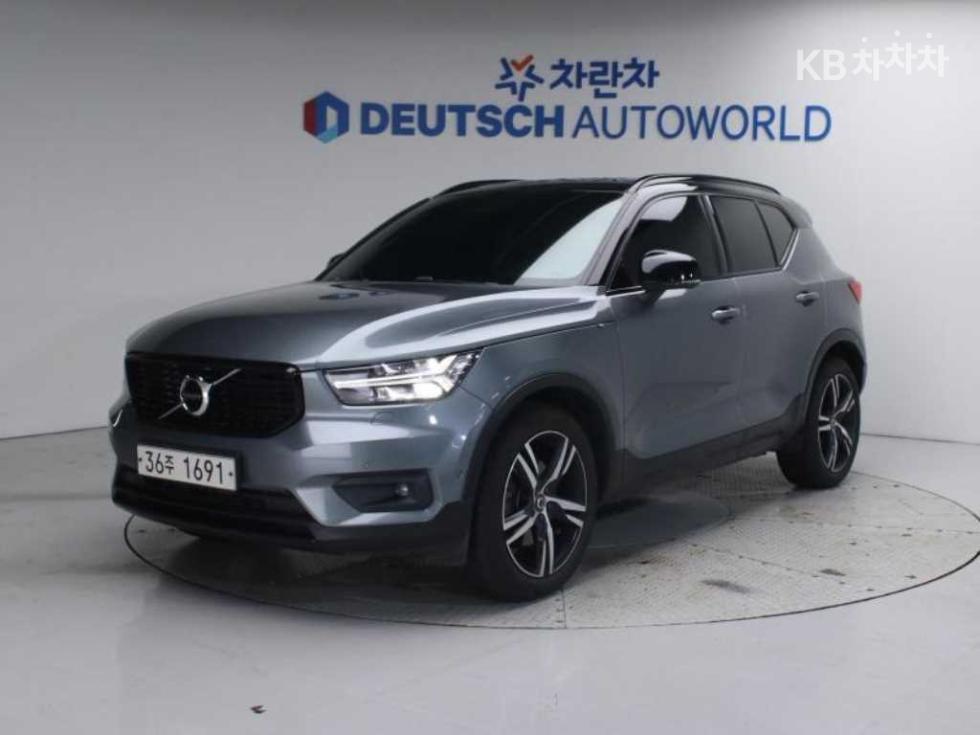 فولفو XC40