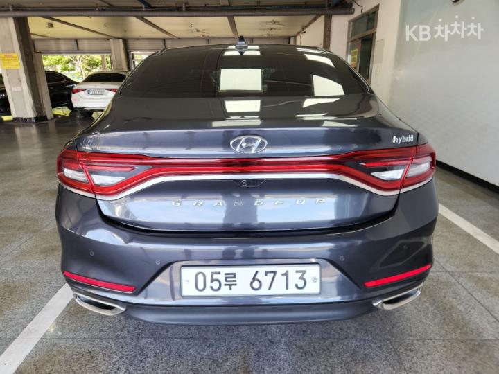 Hyundai Grandeur IG Hybrid Exclusive Base Type 4