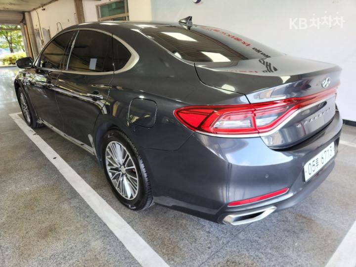 Hyundai Grandeur IG Hybrid Exclusive Base Type 9