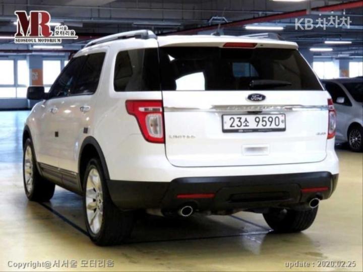 Ford Explorer — miniaturë 4