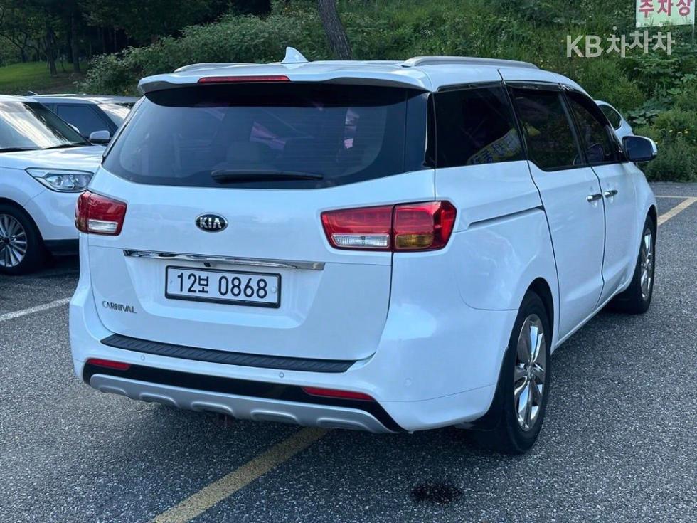 2016 - kia carnival