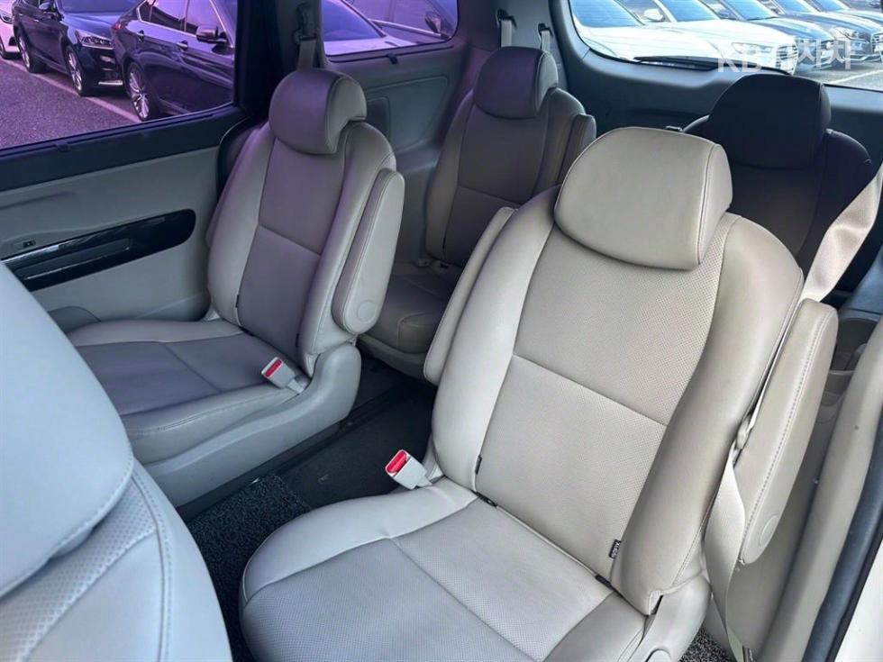 2016 - kia carnival