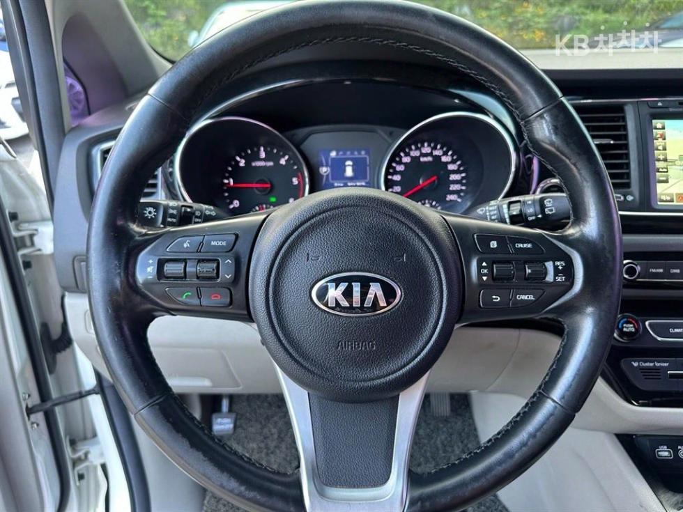 2016 - kia carnival