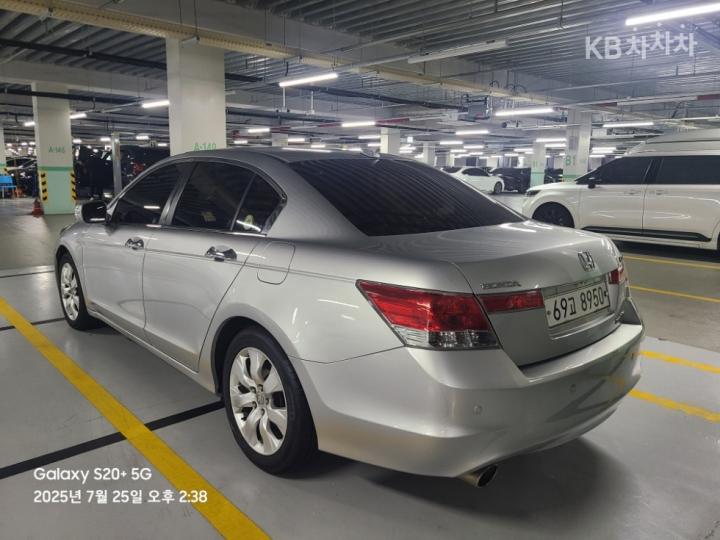 Honda Accord 3.5 Sedan 2008-2012 6