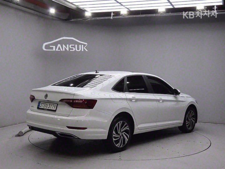 Volkswagen Jetta The 1.4 TSI Prestige 5