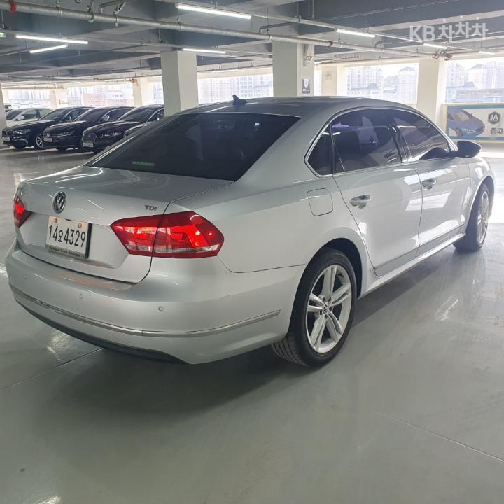 Volkswagen Passat 2.0 TDI B7 11 year ~ 5