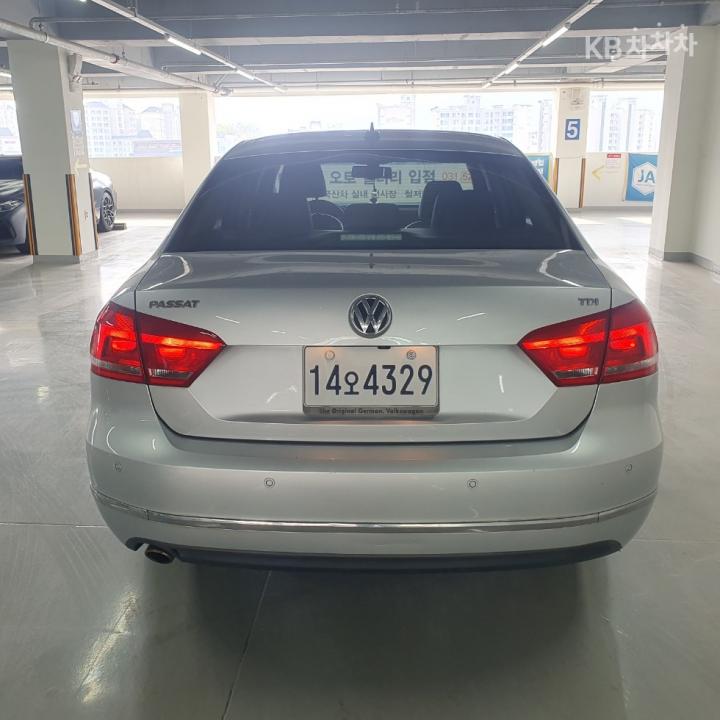 Volkswagen Passat 2.0 TDI B7 11 year ~ 6