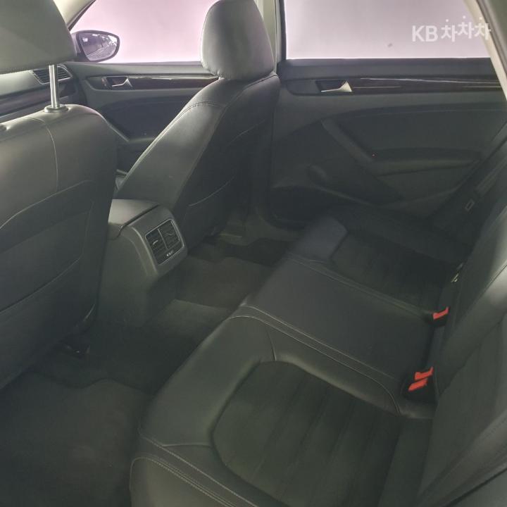 Volkswagen Passat 2.0 TDI B7 11 year ~ 9