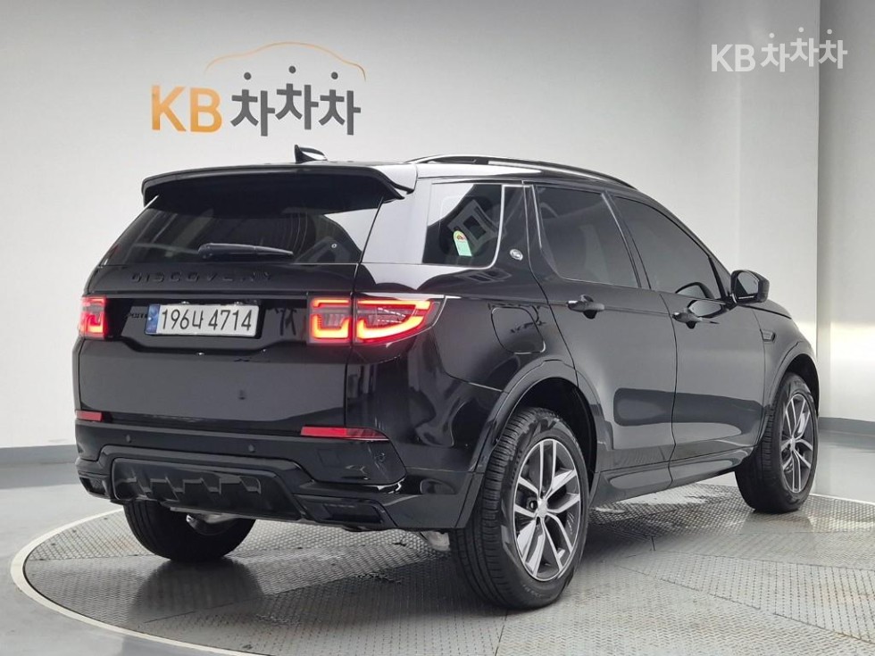 2025 - land rover discovery