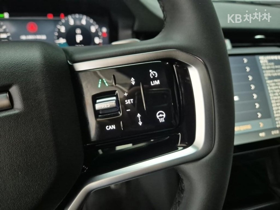 2025 - land rover discovery