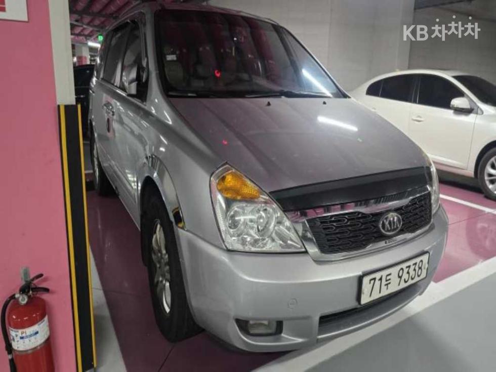 2011 - kia carnival