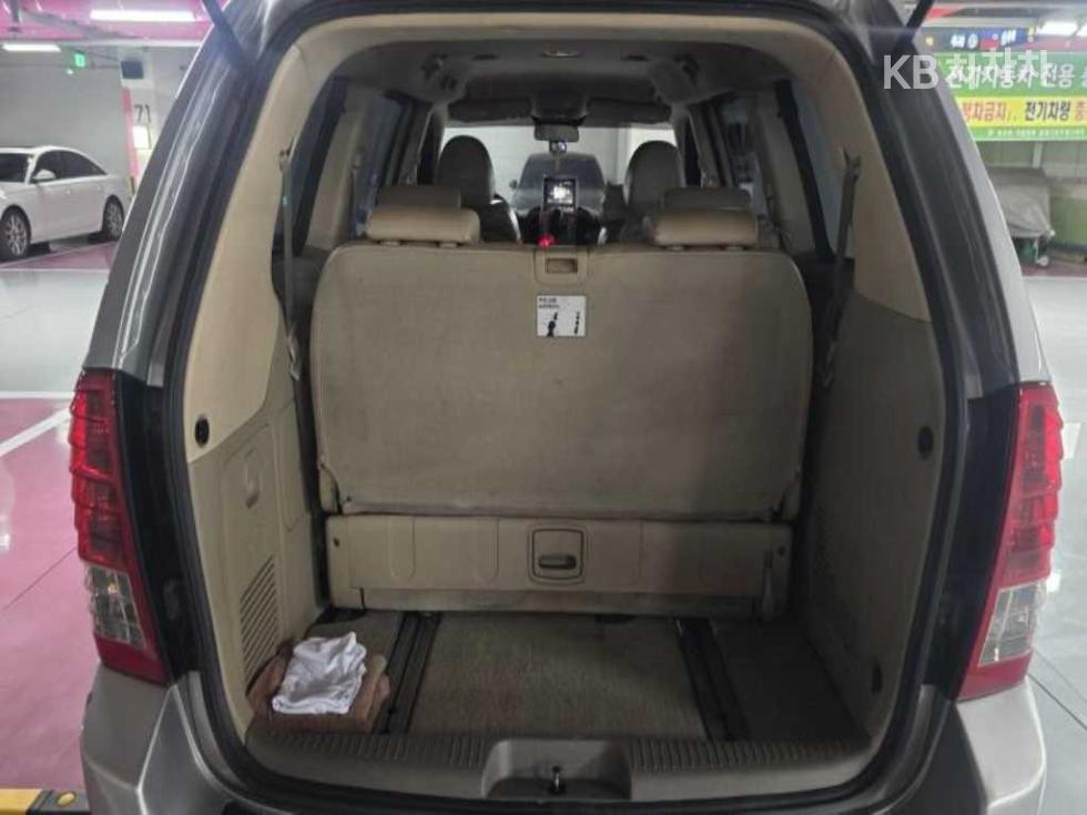 2011 - kia carnival