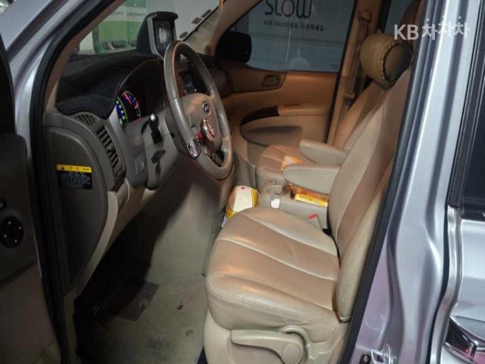 2011 - kia carnival