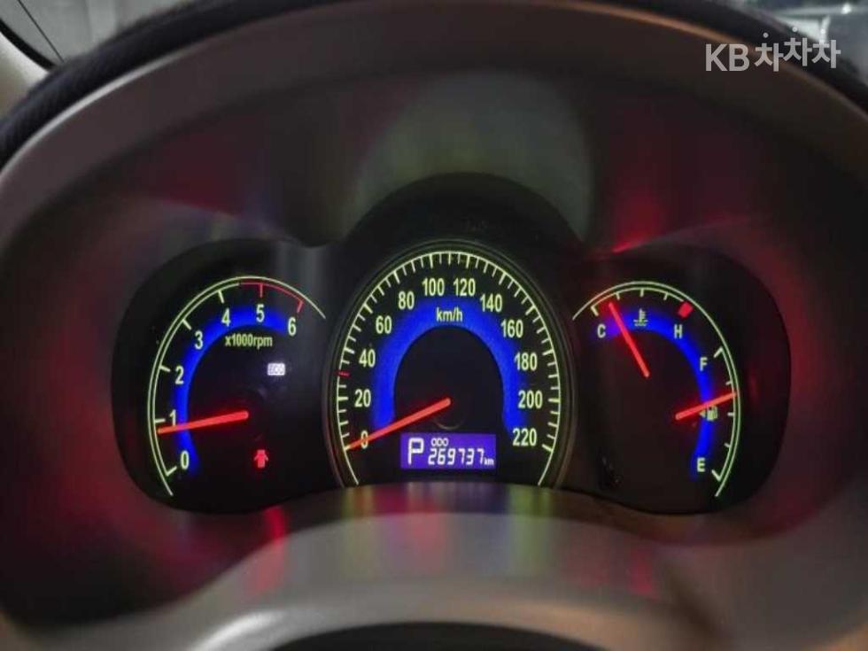 2011 - kia carnival