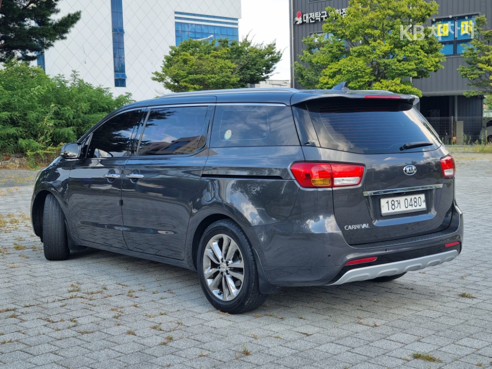2016 - kia carnival