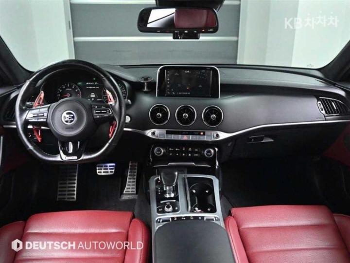 Kia Stinger 3.3 Turbo 4WD GT 8