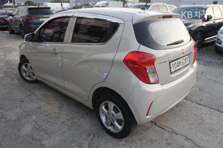 Chevrolet Spark The Next LT Plus 7