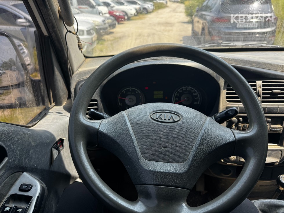 2004 - kia bongo iii