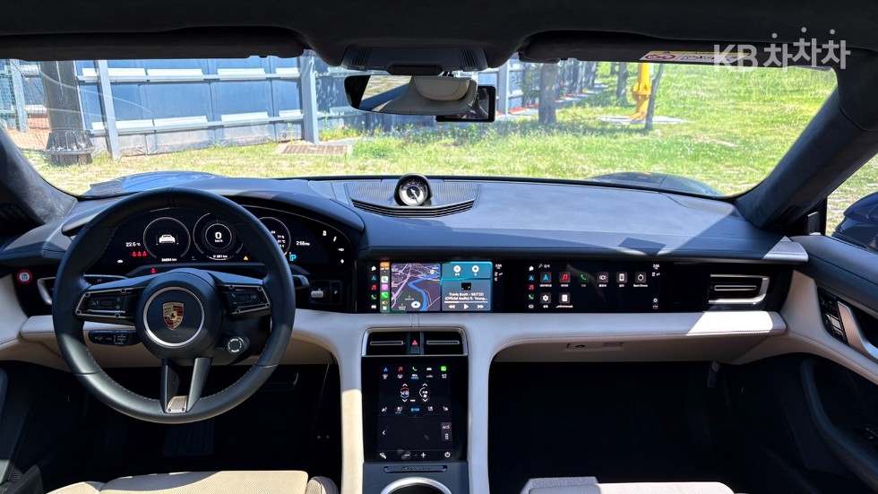 2021 - porsche taycan