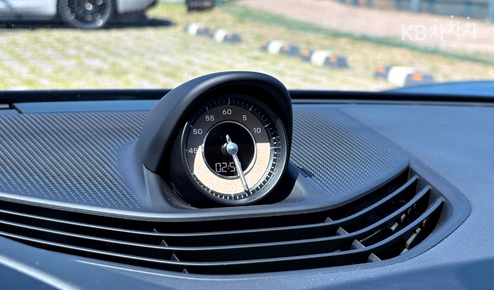 2021 - porsche taycan