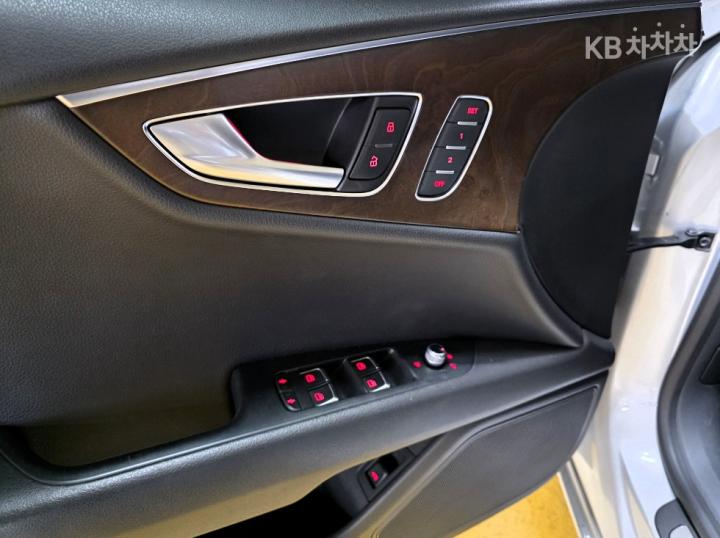 Audi A7 3.0 TDI Quattro Dynamic 7