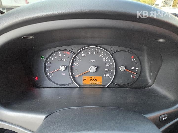 Kia Carens New 2.0 LPI GLX Premium Type 8