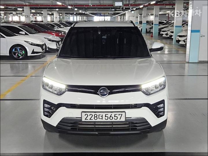 KG Mobility (Ssangyong) Tivoli Gasoline V3 2WD Base Type 4