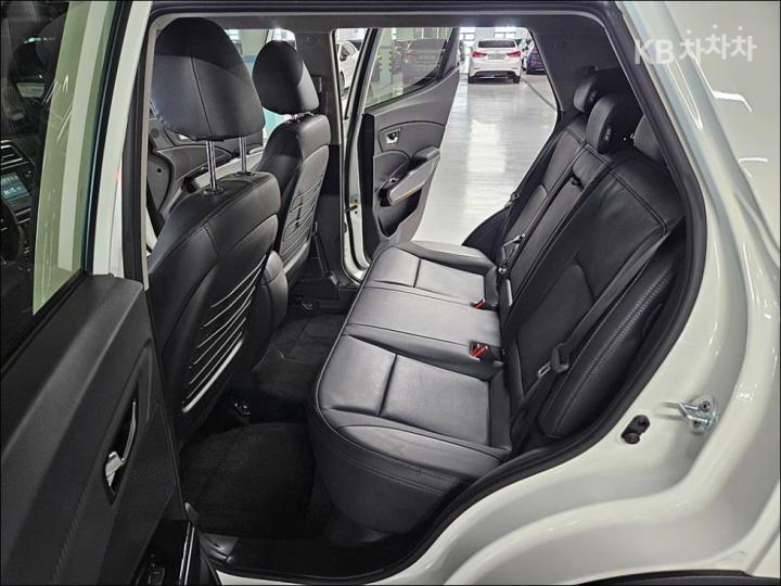 KG Mobility (Ssangyong) Tivoli Gasoline V3 2WD Base Type 9