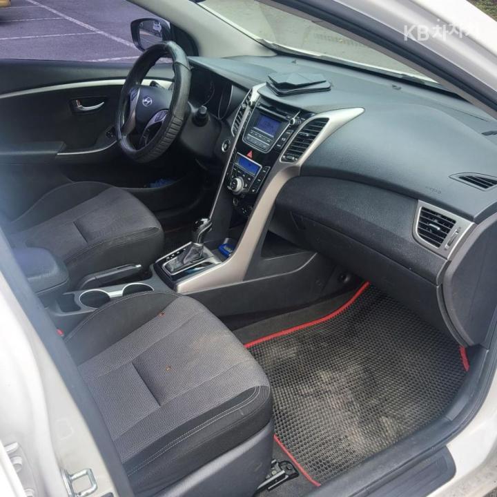 Hyundai i30 New 1.6 VGT Unique 10