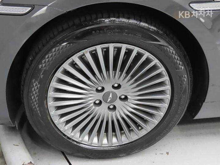 Genesis G90 3.3T GDi Luxury 6