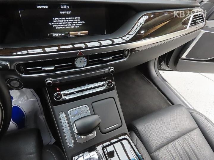 Genesis G90 3.3T GDi Luxury 8