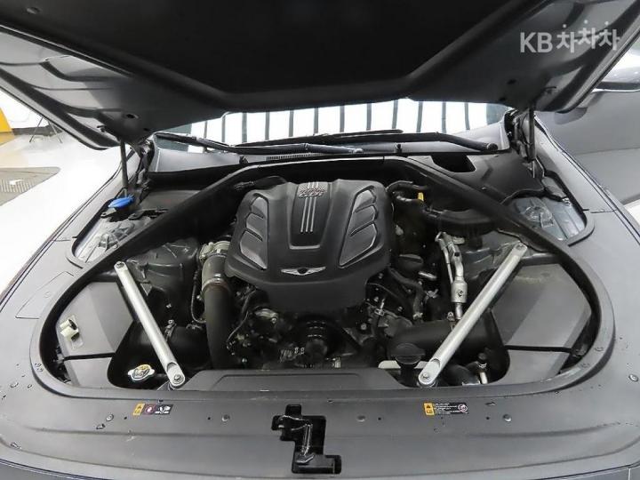 Genesis G90 3.3T GDi Luxury 9