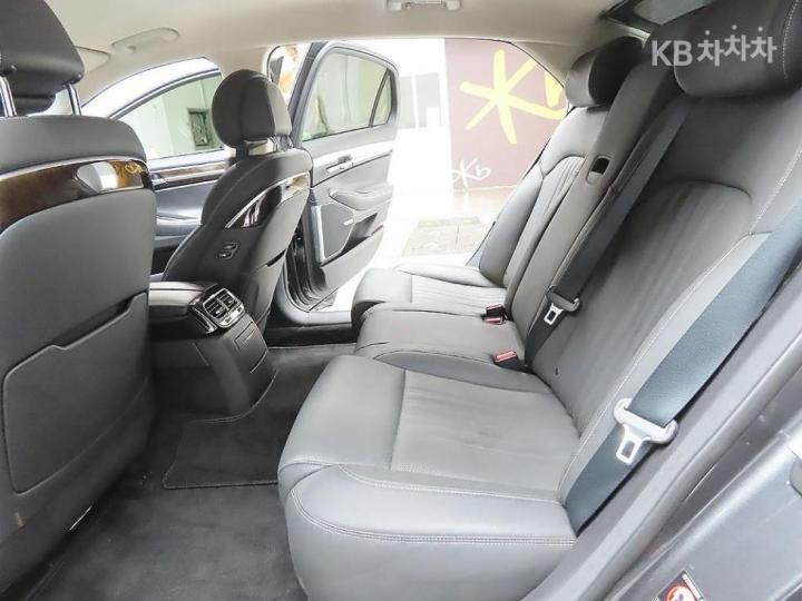 Genesis G90 3.3T GDi Luxury 10