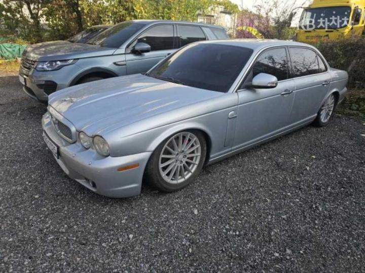 Jaguar XJ 2.7D LWB 3