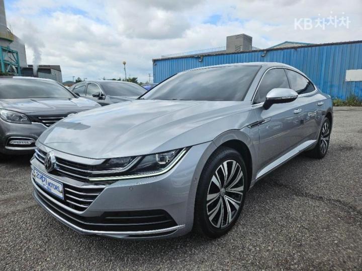 Volkswagen Arteon 2.0 TDI Elegance Premium 2