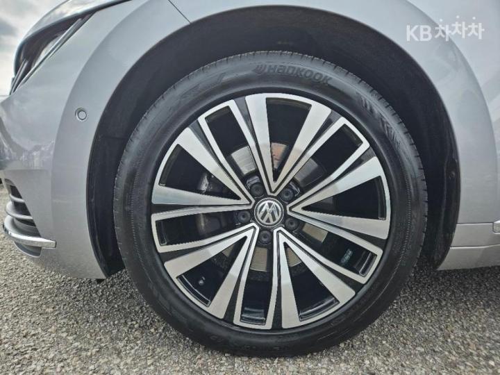 Volkswagen Arteon 2.0 TDI Elegance Premium 6
